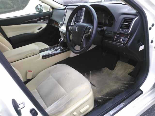 Toyota CROWN 2013 7354936-3