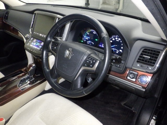 Toyota CROWN 2014 7355015-3
