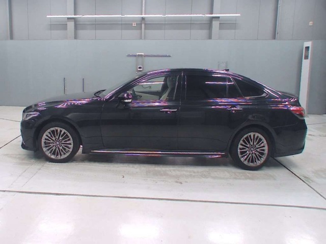 Toyota CROWN 2018 7355055-4