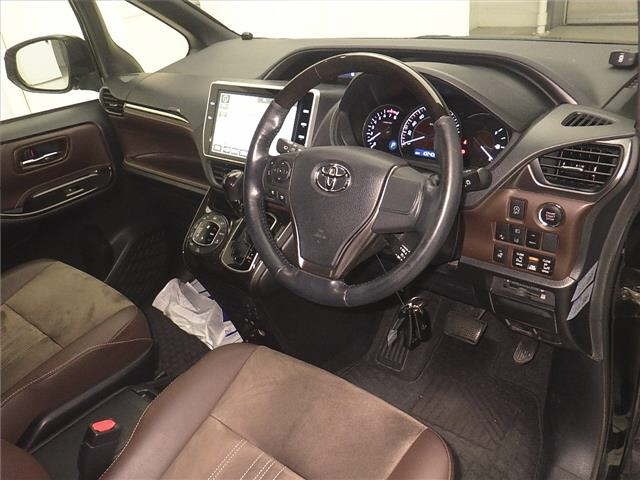 Toyota ESQUIRE 2018 7353633-3
