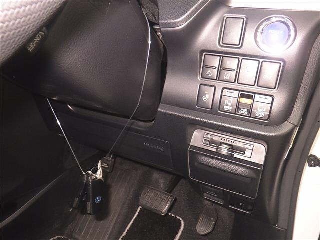 Toyota ESQUIRE 2019 7353642-9