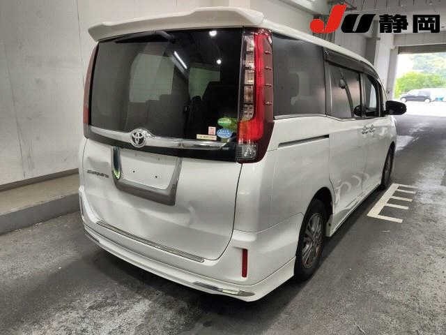 Toyota ESQUIRE 2015 7353761-5