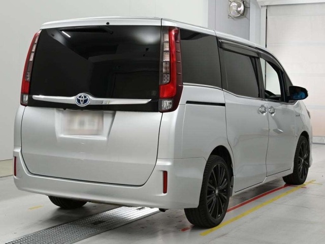 Toyota ESQUIRE 2014 7353786-1