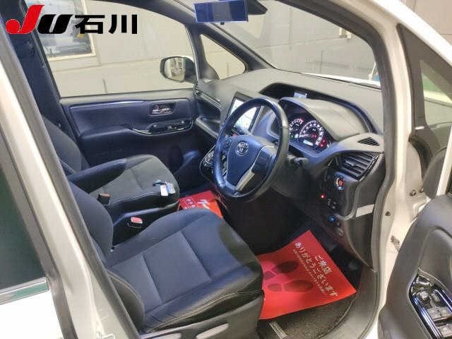 Toyota ESQUIRE 2018 7353801-3