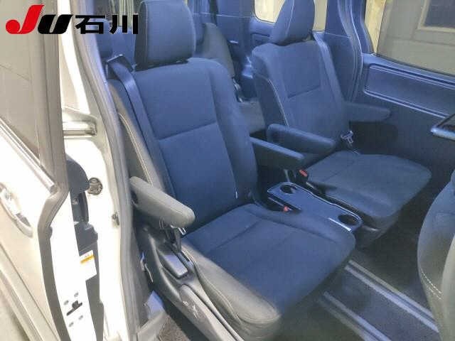 Toyota ESQUIRE 2018 7353801-7