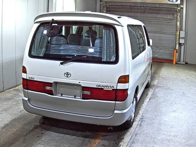 Toyota GRANVIA 1997 7354635-5