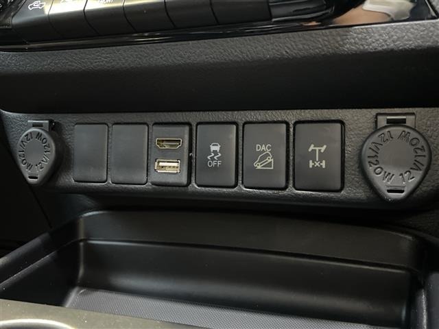 Toyota HILUX 2018 7343984-6