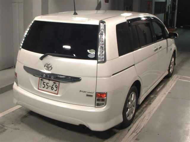 Toyota ISIS 2013 7347129-5