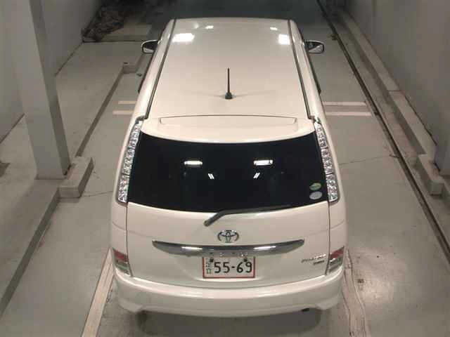 Toyota ISIS 2013 7347129-7