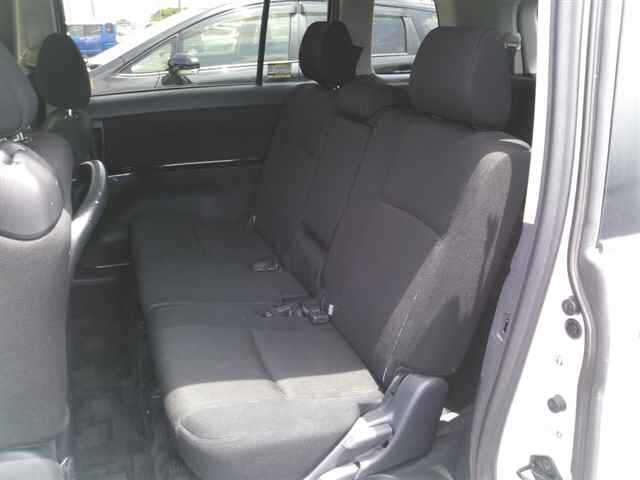 Toyota ISIS 2013 7347129-9