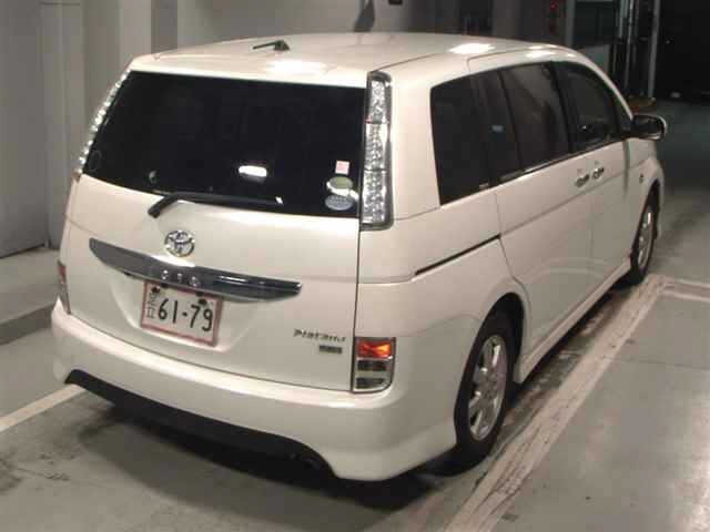 Toyota ISIS 2013 7347169-5