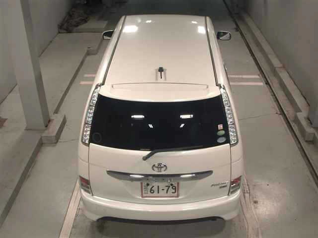 Toyota ISIS 2013 7347169-7