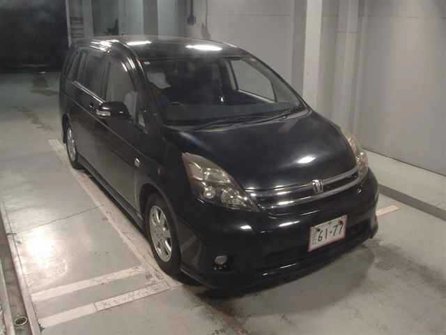Toyota ISIS 2010 7347186-0