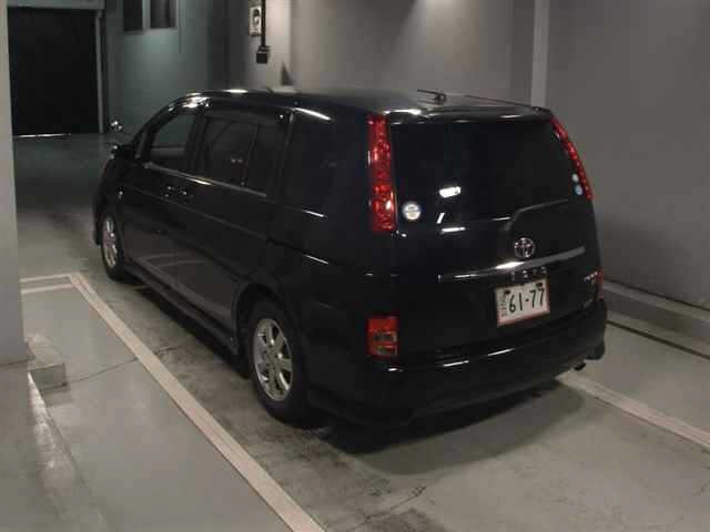 Toyota ISIS 2010 7347186-1