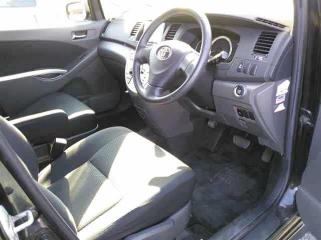 Toyota ISIS 2010 7347186-3