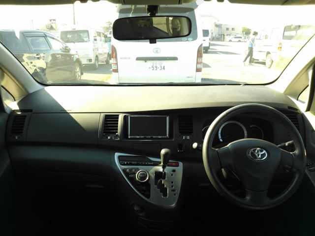 Toyota ISIS 2010 7347186-8