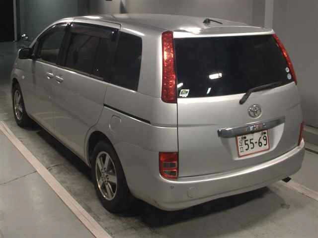 Toyota ISIS 2005 7347187-1