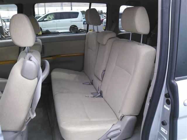 Toyota ISIS 2005 7347187-9
