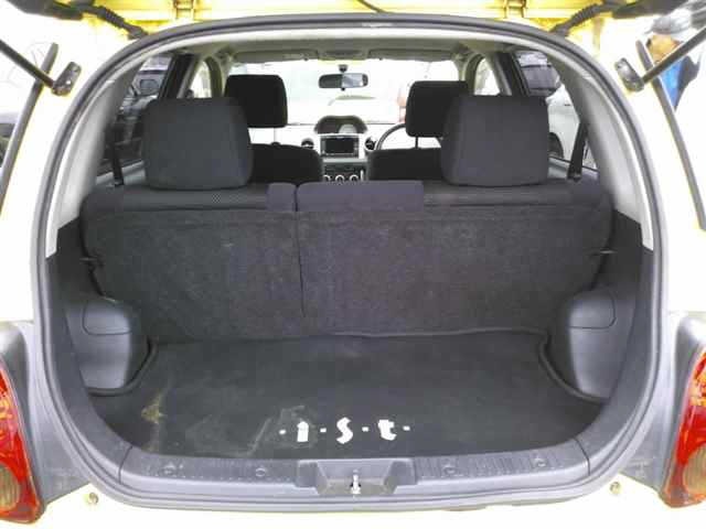 Toyota IST 2003 7354250-10