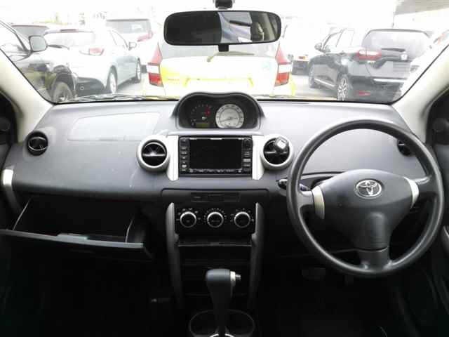 Toyota IST 2003 7354250-8