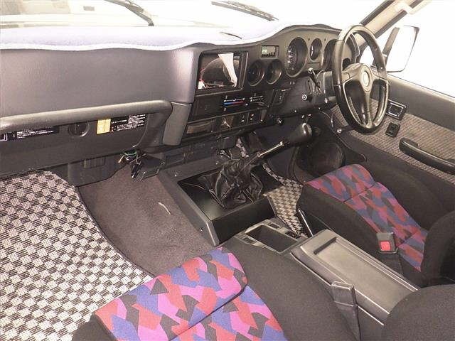 Toyota Land Cruiser FJ 1988 7345759-4