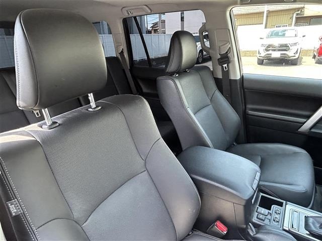 Toyota LAND CRUISER PRADO 2023 7353353-6