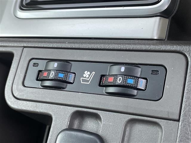 Toyota LAND CRUISER PRADO 2022 7353391-19