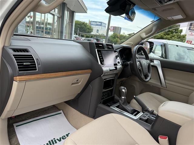 Toyota LAND CRUISER PRADO 2023 7353469-18