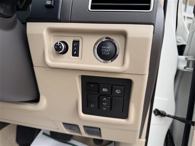 Toyota LAND CRUISER PRADO 2023 7353469-2