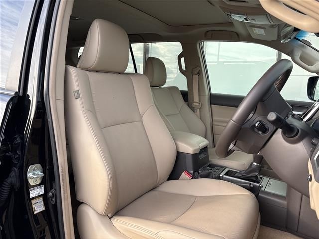 Toyota LAND CRUISER PRADO 2023 7353497-11
