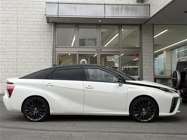 Toyota Mirai 2017 7361294-1
