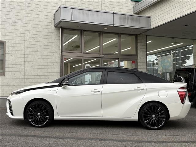 Toyota Mirai 2017 7361294-21