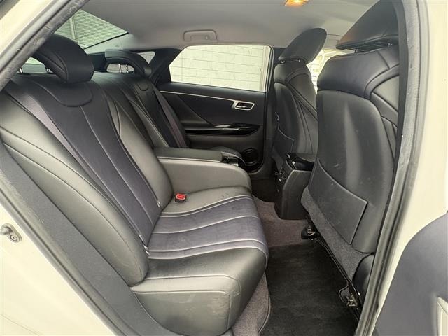 Toyota Mirai 2017 7361294-9