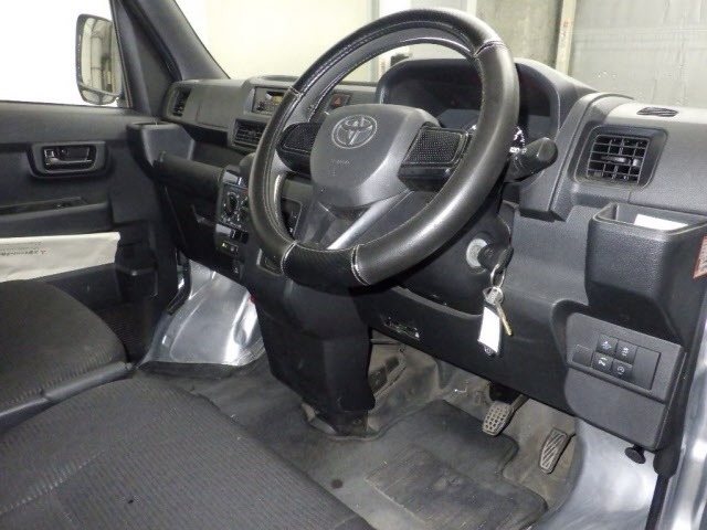 Toyota PIXIS VAN 2023 7354414-3