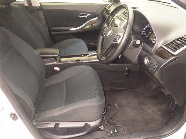 Toyota PREMIO 2019 7347377-5