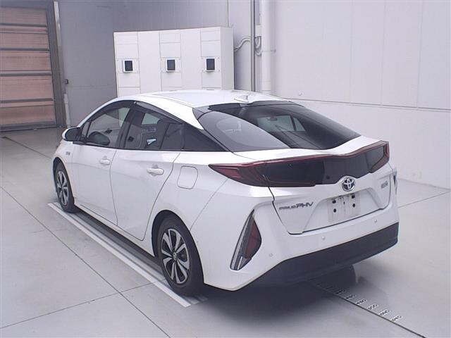 Toyota PRIUS PHV 2022 7354350-1