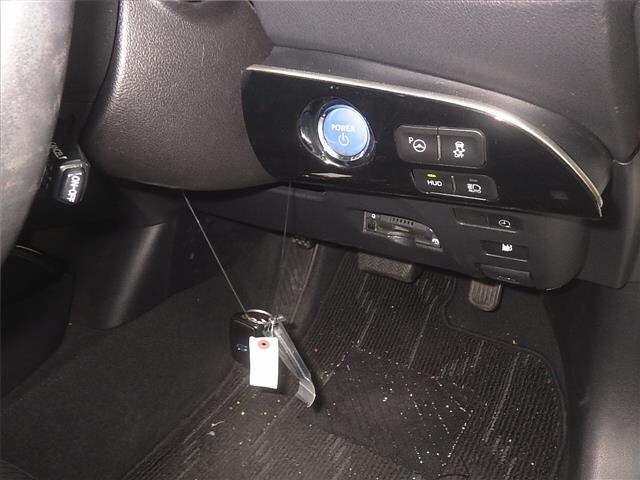 Toyota PRIUS PHV 2022 7354350-8
