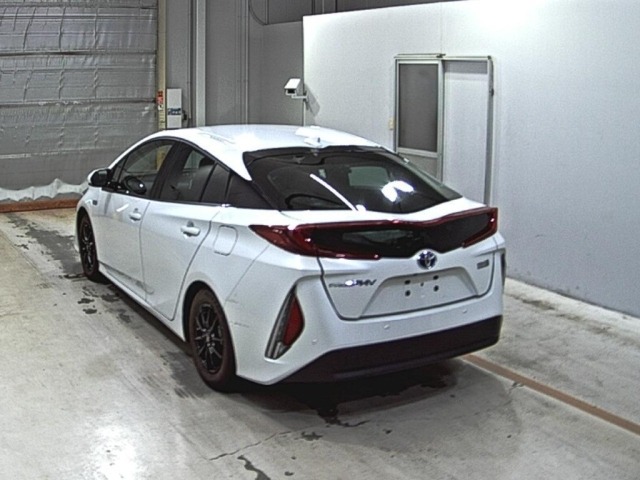 Toyota PRIUS PHV 2022 7354356-1