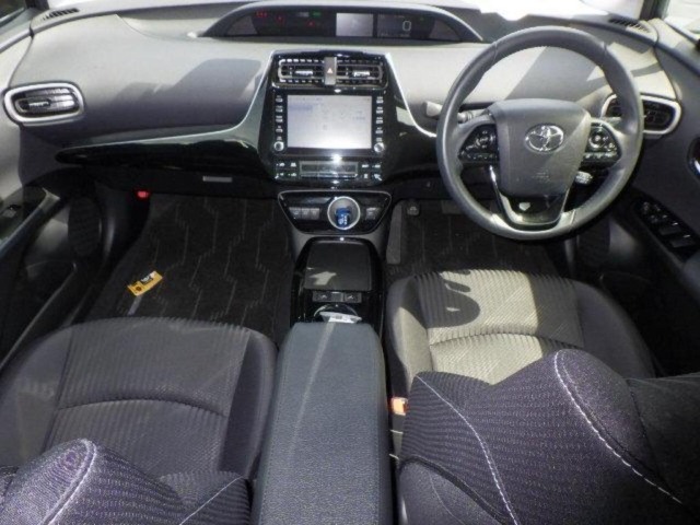 Toyota PRIUS PHV 2022 7354356-3