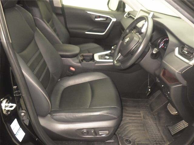 Toyota RAV4 2021 7356398-5