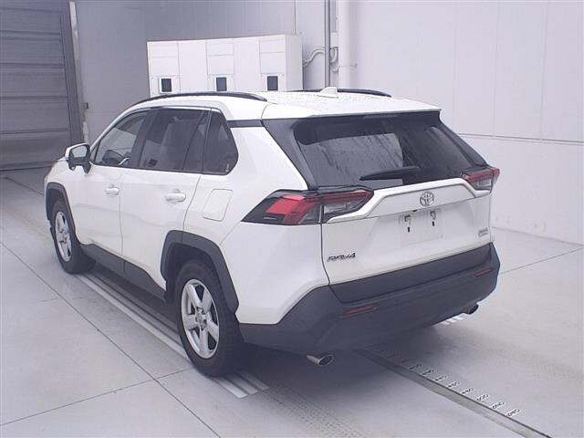 Toyota RAV4 2021 7356399-1