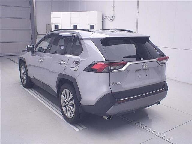 Toyota RAV4 2021 7356416-1