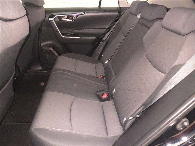 Toyota RAV4 2021 7356438-7