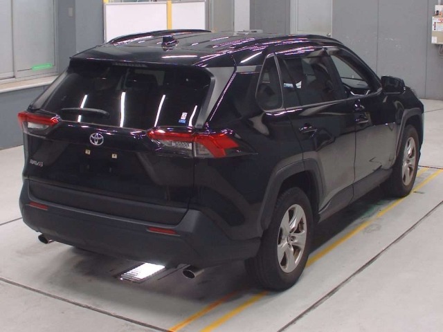 Toyota RAV4 2021 7356511-1