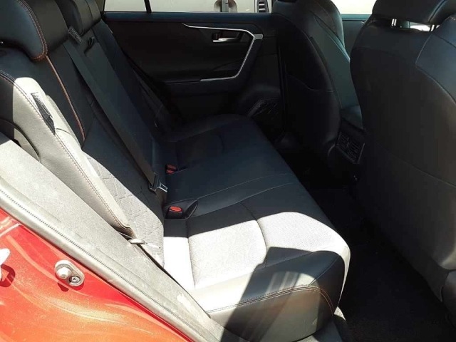 Toyota RAV4 2022 7356512-10