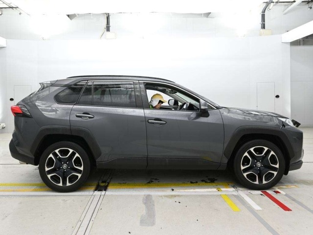 Toyota RAV4 2020 7356569-3