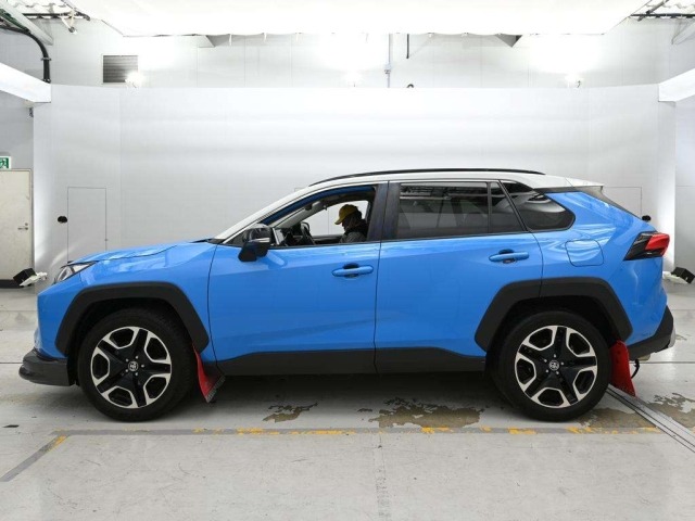 Toyota RAV4 2021 7356585-4