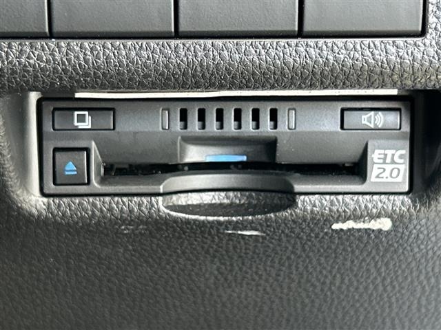 Toyota RAV4 2022 7360815-5