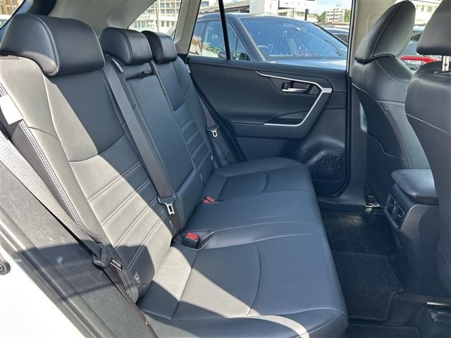 Toyota RAV4 2021 7360837-4
