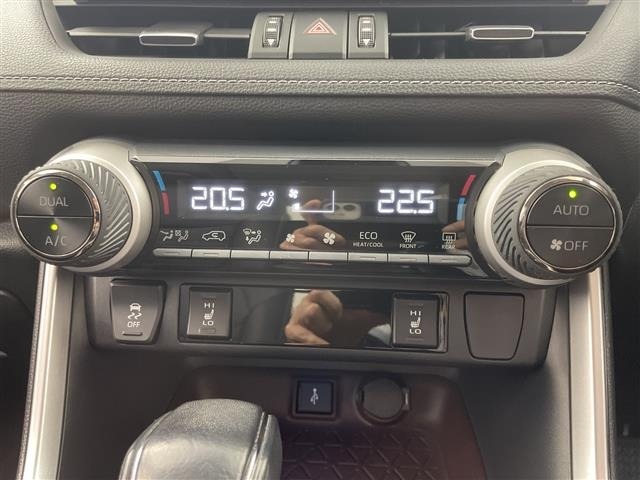 Toyota RAV4 2021 7360849-9